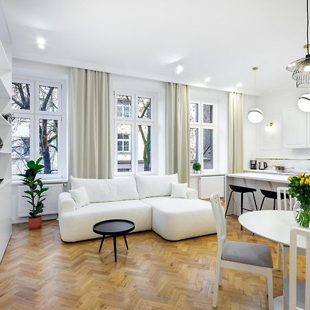 Tyzenhauz Apartments Krowoderska Street クラクフ エクステリア 写真