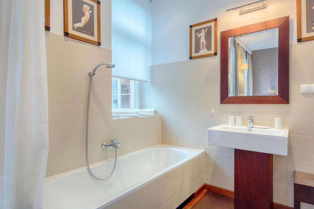 Tyzenhauz Apartments Krowoderska Street クラクフ エクステリア 写真
