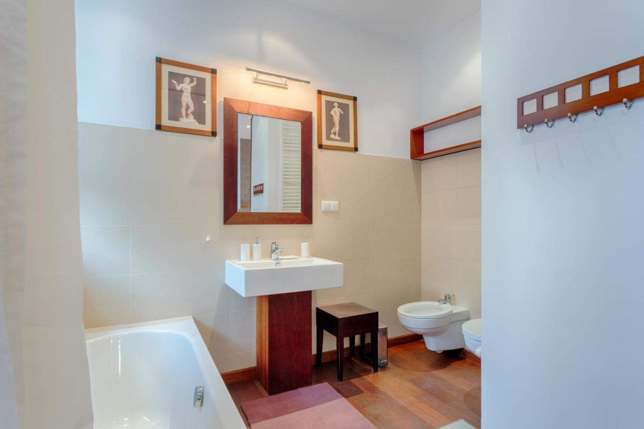 Tyzenhauz Apartments Krowoderska Street クラクフ エクステリア 写真