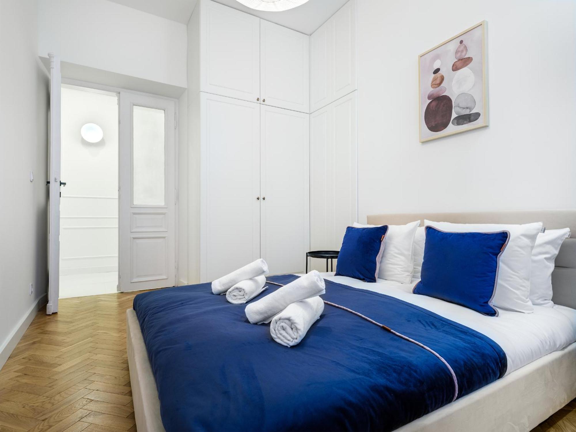Tyzenhauz Apartments Krowoderska Street クラクフ エクステリア 写真
