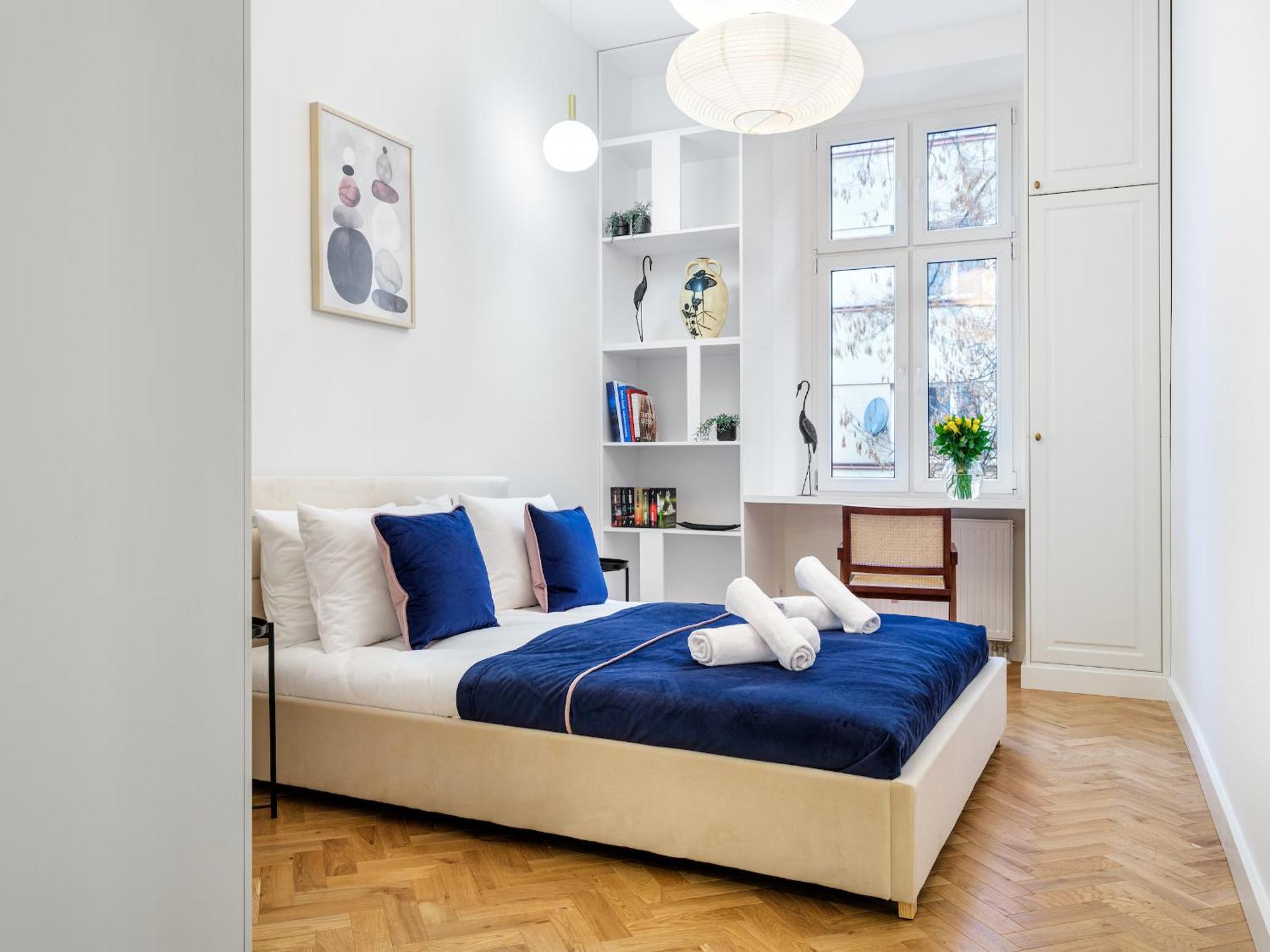 Tyzenhauz Apartments Krowoderska Street クラクフ エクステリア 写真
