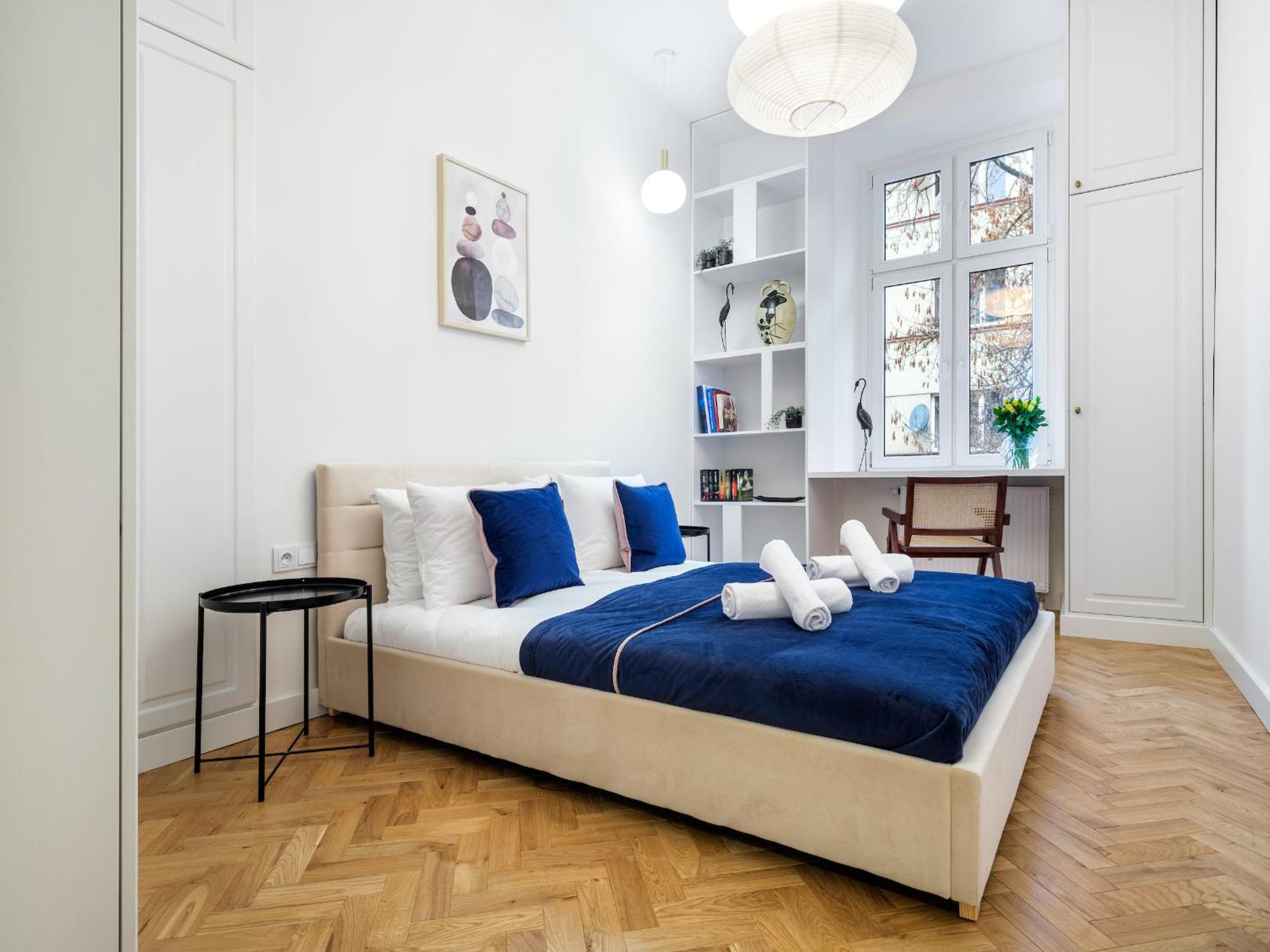 Tyzenhauz Apartments Krowoderska Street クラクフ エクステリア 写真