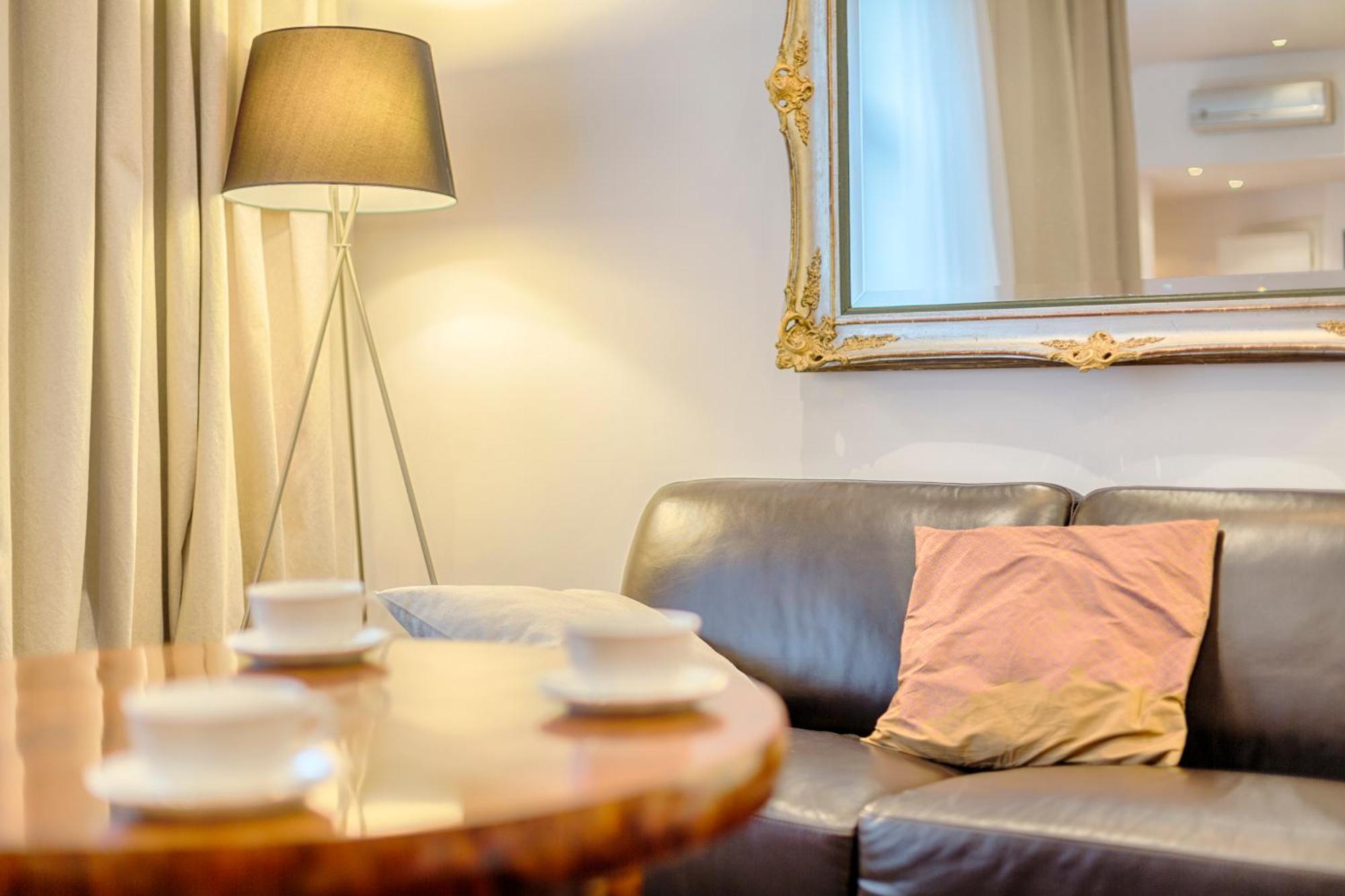 Tyzenhauz Apartments Krowoderska Street クラクフ エクステリア 写真