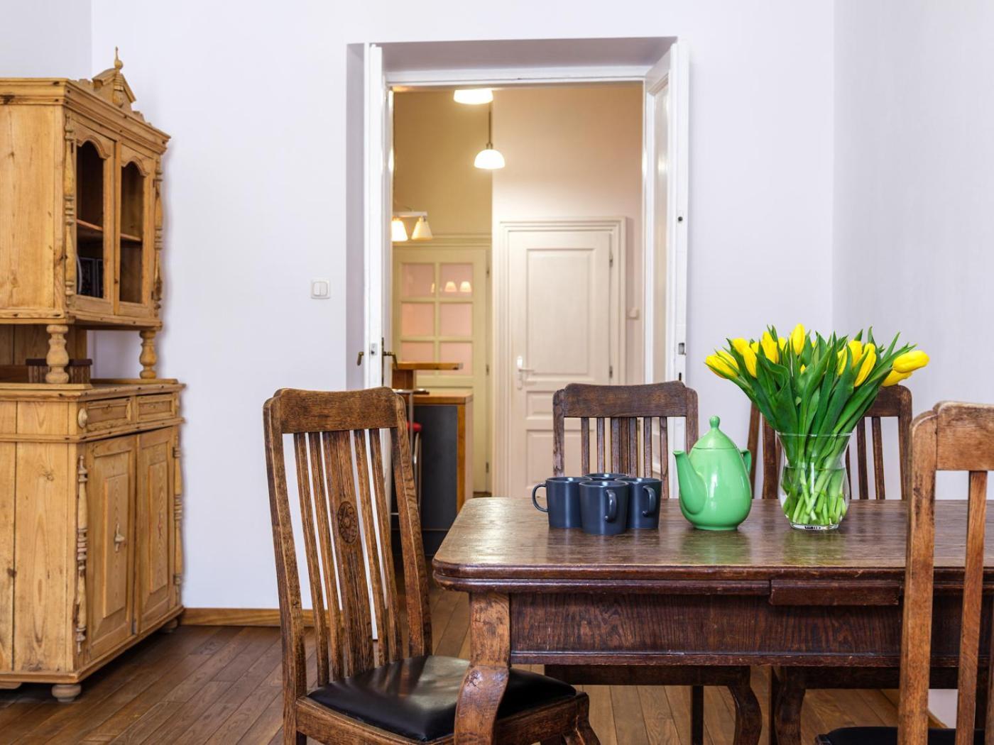 Tyzenhauz Apartments Krowoderska Street クラクフ エクステリア 写真