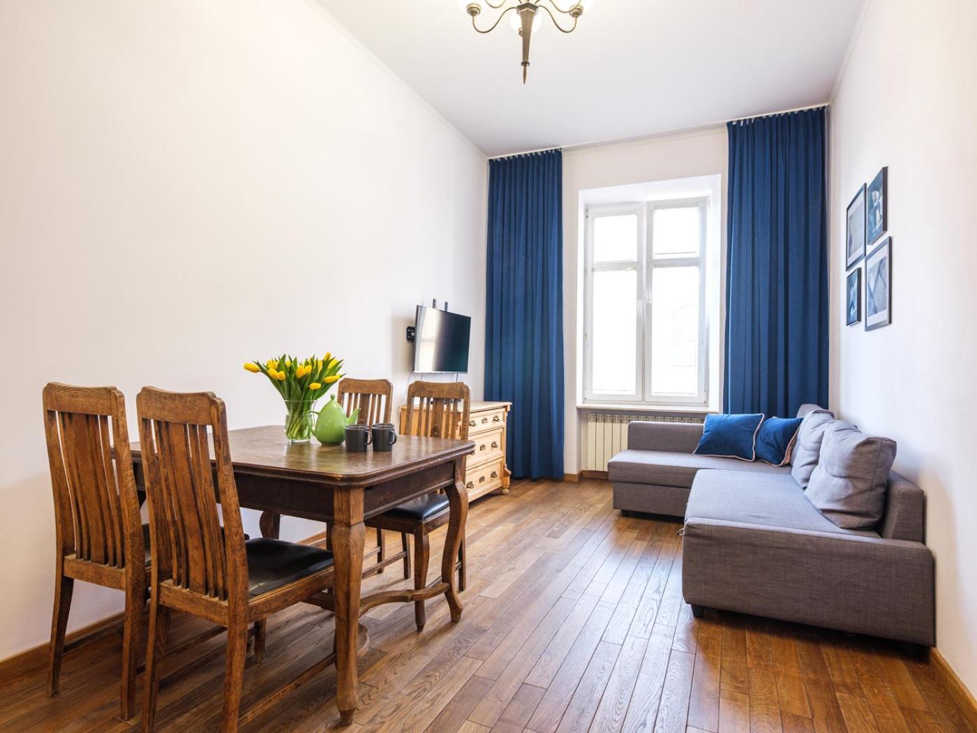Tyzenhauz Apartments Krowoderska Street クラクフ エクステリア 写真